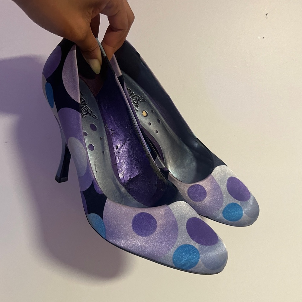 Carlos by Carlos Santana Purple and blue polka dot high heels